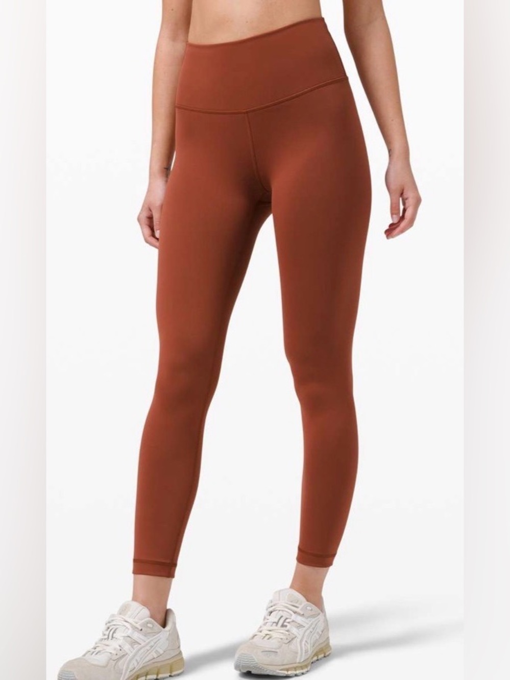 Lululemon Wunder Train High-Rise Tight 25"
In Dark Terracotta Size 4